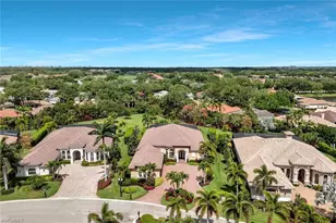 5869 Hammock Isles Cir, Naples, FL 34119 - Photo 4