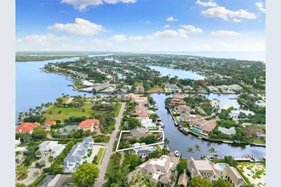 2170 Marina Dr, Naples, FL 34102 - Photo 8