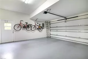 66 Fountain Cir, Naples, FL 34119 - Photo 20