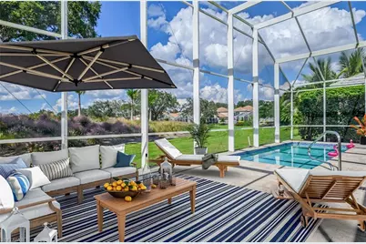 66 Fountain Cir, Naples, FL 34119 - Photo 2