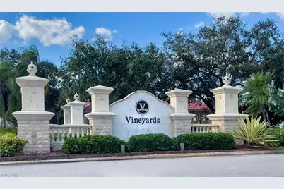 66 Fountain Cir, Naples, FL 34119 - Photo 34