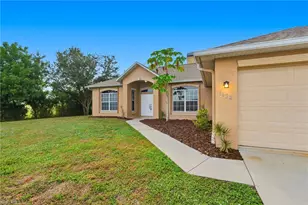 1622 NE 8th Pl, Cape Coral, FL 33909 - Photo 2