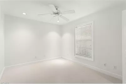 70 Fountain Cir, Naples, FL 34119 - Photo 14