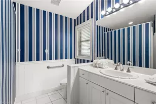 70 Fountain Cir, Naples, FL 34119 - Photo 12