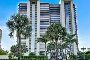 6825 Grenadier Blvd, Naples, FL 34108 - Photo 28