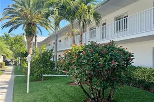 484 Belina Dr, Naples, FL 34104 - Photo 2