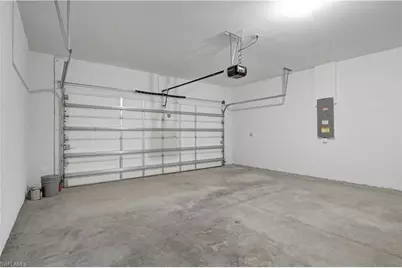 335 Tamarindo Ln, Naples, FL 34114 - Photo 32