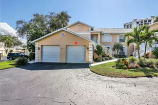 651 Wiggins Lake Dr, Naples, FL 34110 - Photo 4