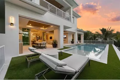 493 8th Ave S, Naples, FL 34102 - Photo 2