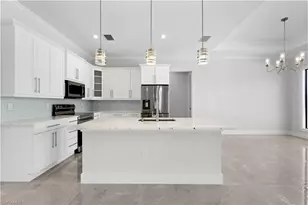 2557 8th Ave SE, Naples, FL 34117 - Photo 8