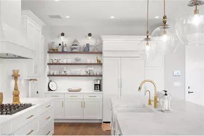 414 Palm Ct, Naples, FL 34108 - Photo 8