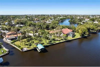 27557 Shore Dr, Bonita Springs, FL 34134 - Photo 2