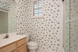 8410 Abbington Cir, Naples, FL 34108 - Photo 10