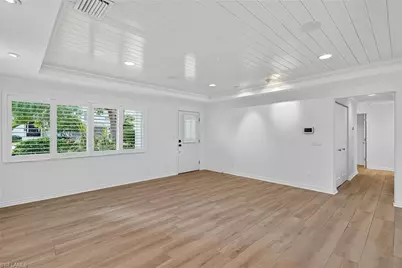 1135 7th St S, Naples, FL 34102 - Photo 10