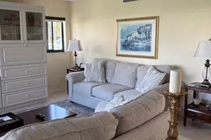 649 Beachwalk Cir, Naples, FL 34108 - Photo 8