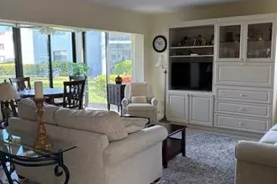 649 Beachwalk Cir, Naples, FL 34108 - Photo 10