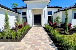 264 13th St NW, Naples, FL 34120 - Photo 4