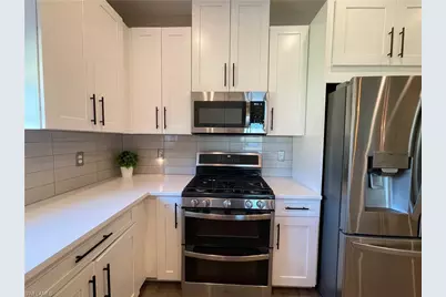 8021 Calle Canovas Ct, Naples, FL 34114 - Photo 6