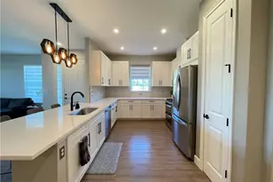 8021 Calle Canovas Ct, Naples, FL 34114 - Photo 4