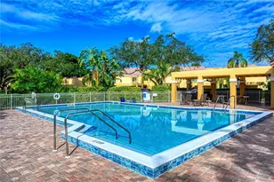 592 Beachwalk Cir, Naples, FL 34108 - Photo 12