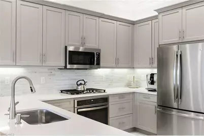 4409 Aurora St, Naples, FL 34119 - Photo 10