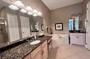 190 Shadroe Cove Cir, Cape Coral, FL 33991 - Photo 8