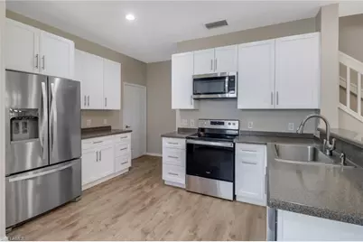 815 Hampton Cir #143, Naples, FL 34105 - Photo 4