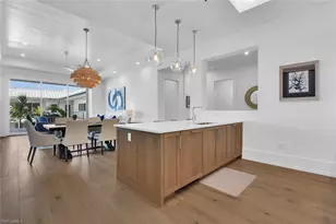 201 8th St S, Naples, FL 34102 - Photo 10