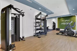 201 8th St S, Naples, FL 34102 - Photo 32