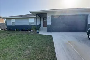 818 SW 8th Ct, Cape Coral, FL 33991 - Photo 1