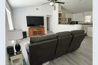 818 SW 8th Ct, Cape Coral, FL 33991 - Photo 10