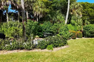 215 Cypress Way E, Naples, FL 34110 - Photo 20