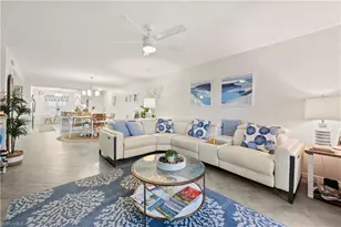 585 Club Side Dr, Naples, FL 34110 - Photo 4