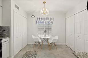 585 Club Side Dr, Naples, FL 34110 - Photo 8