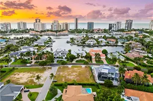 517 Parkwood Ln, Naples, FL 34103 - Photo 30