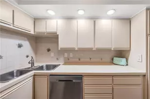 1977 Gulf Shore Blvd N, Naples, FL 34102 - Photo 20