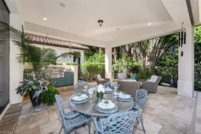 2331 Traditions Ct, Naples, FL 34105 - Photo 12