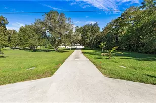 410 11th St NW, Naples, FL 34120 - Photo 2