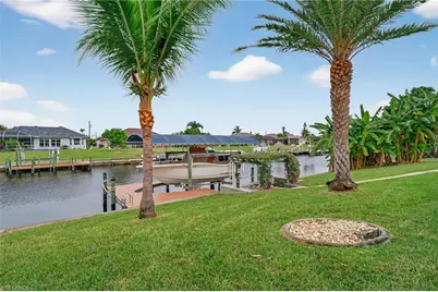 1215 SE 21st St, Cape Coral, FL 33990 - Photo 2