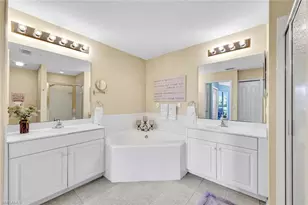 3485 Laurelgreens Ln S, Naples, FL 34119 - Photo 18