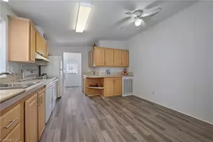 276 Grosbeak Ln, Naples, FL 34114 - Photo 4