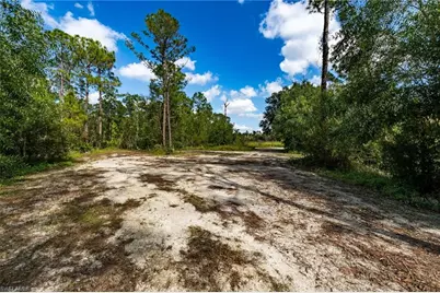 1065 Sanctuary Rd, Naples, FL 34120 - Photo 18