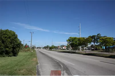 209 Gunnery Rd N, Lehigh Acres, FL 33971 - Photo 4