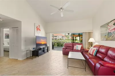 636 Windsor Sq #102, Naples, FL 34104 - Photo 4