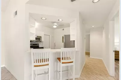 636 Windsor Sq #102, Naples, FL 34104 - Photo 6