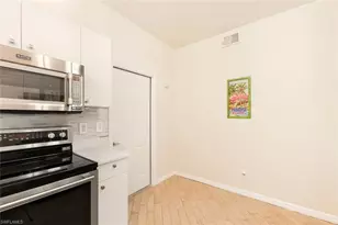 636 Windsor Sq, Naples, FL 34104 - Photo 10