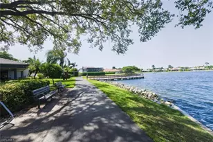 636 Windsor Sq, Naples, FL 34104 - Photo 30