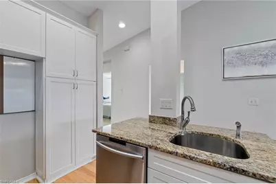 834 Gulf Pavilion Dr #201, Naples, FL 34108 - Photo 8