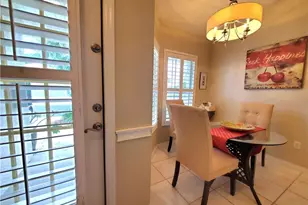 385 Dover Pl, Naples, FL 34104 - Photo 12