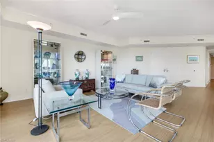 285 Grande Way, Naples, FL 34110 - Photo 10